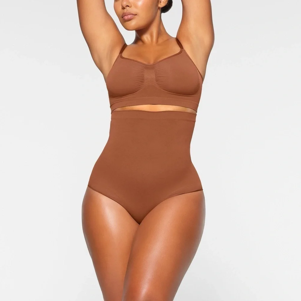 New Skims Seamless Sculpt High Waisted Brief Compression Shapewear Bronze Sz M